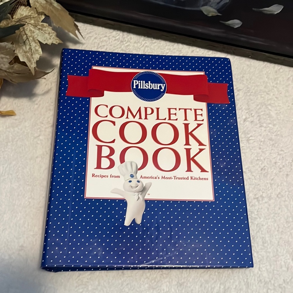 📚2/$10  Pillsbury Complete Cook Book